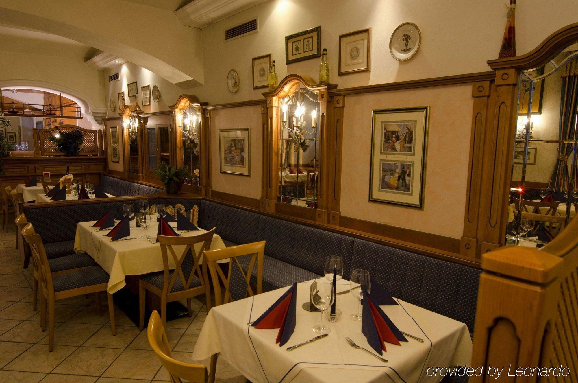 Hotel Cryston Vienna Restaurant photo