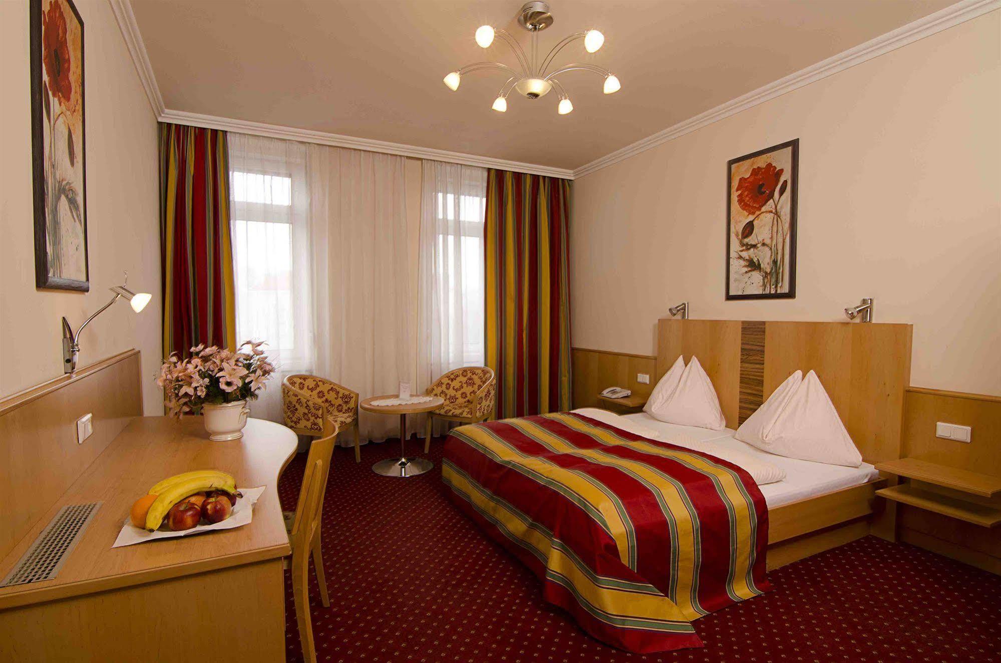 Hotel Cryston Vienna Room photo